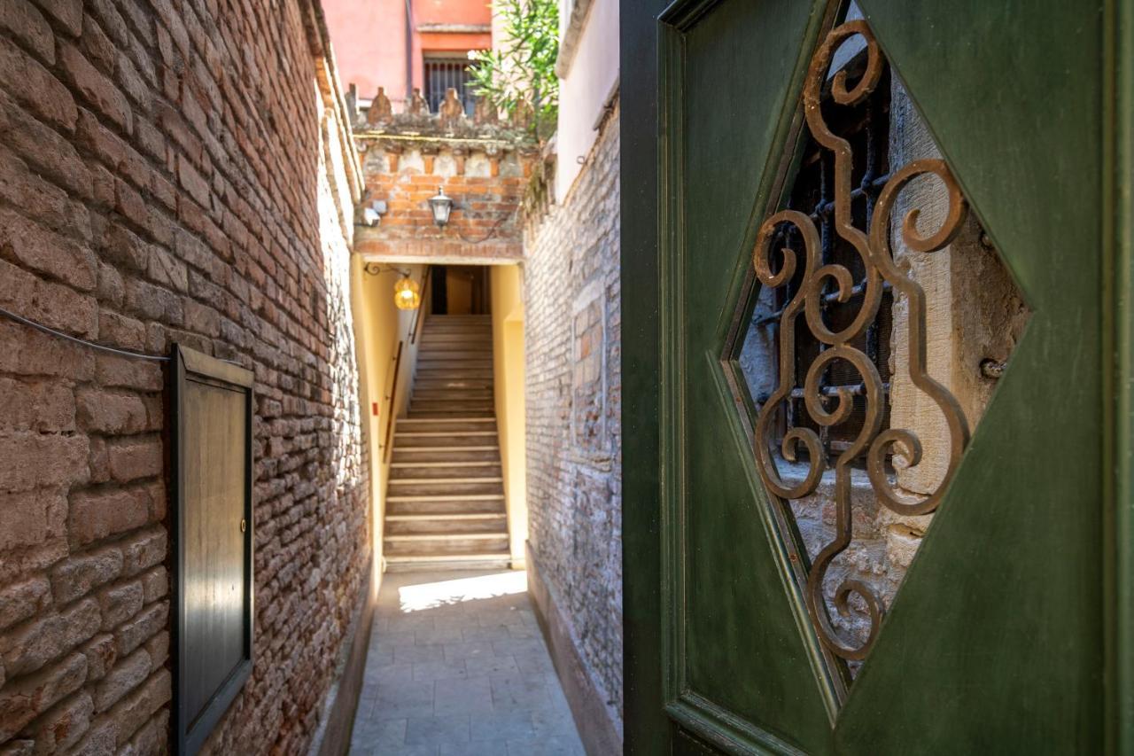 Residenza Centopietre - Dorsoduro By Wonderful Italy Veneza Exterior foto